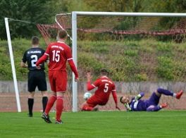 Turbine in Führung: Louis Simon Klein erzielt das 1:0 in Naumburg (Foto: B.Mandel)