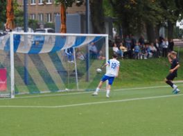 Tim Natusch erzielt das 2:0 für Turbines B-Junioren gegen Weißenfels