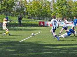 Paul W. erzielt das 2:0 für Turbines C1-Jugend gegen den VfB Sangerhausen