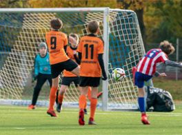 Unsere D1-Junioren besiegen Grün-Weiß Ammendorf in einem Freundschaftsspiel 4:0 (Foto: Dinh H.)