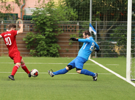 Ian Kallen erzielt das 1:0 gegen Leipzig (Foto: R.Antes)